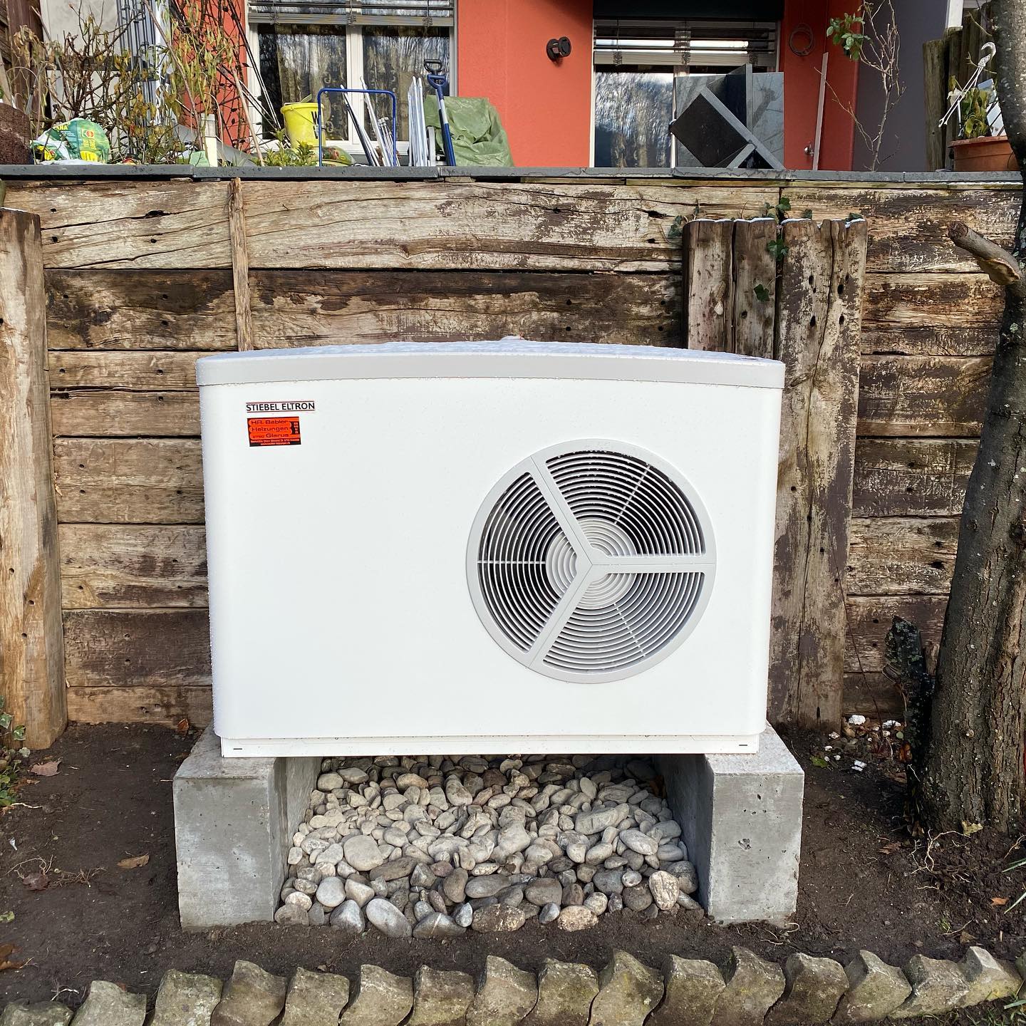 Luft-Wasser-Wärmepumpenheizung