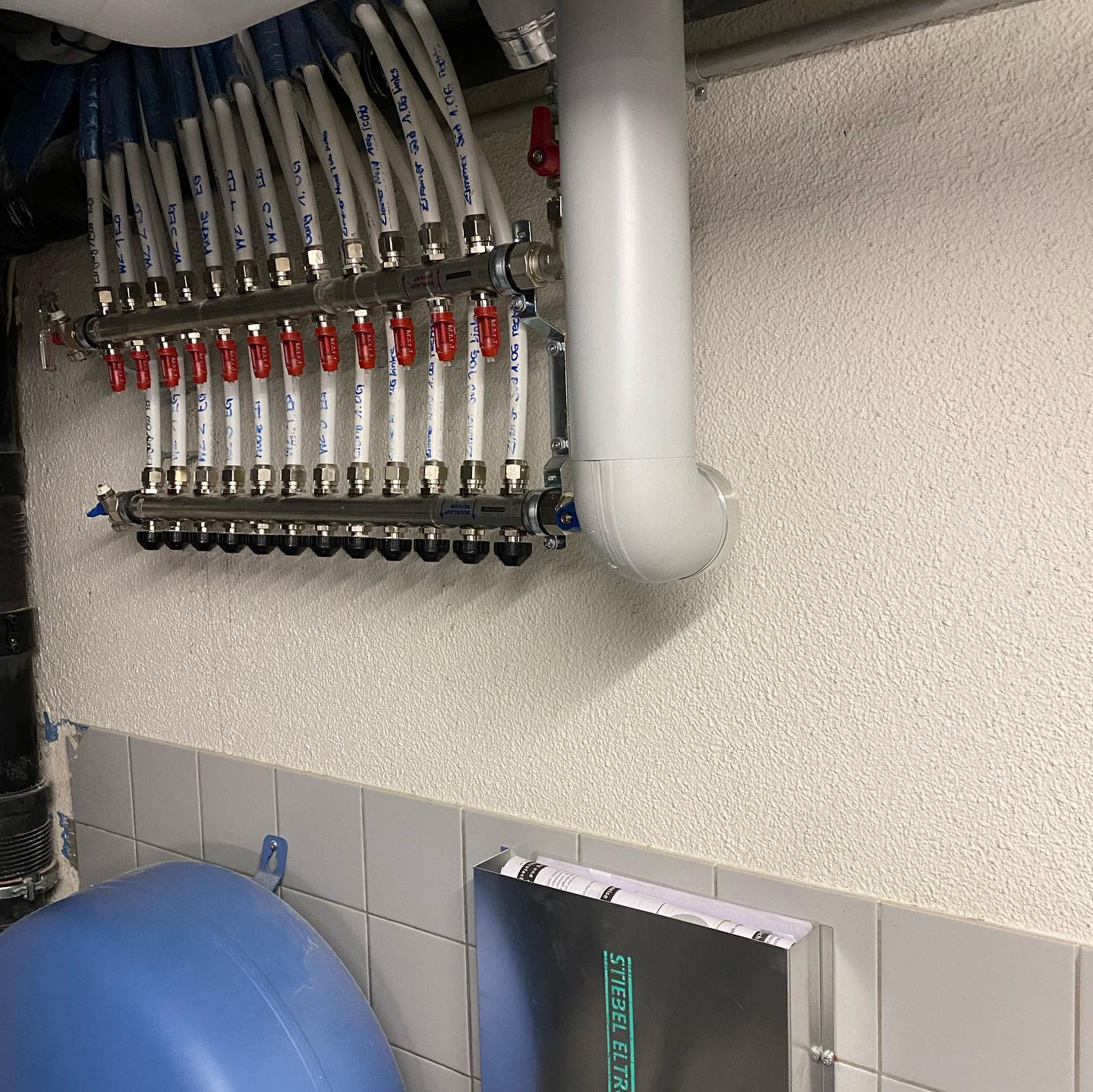 Luft-Wasser-Wärmepumpenheizung Aussenaufstellung